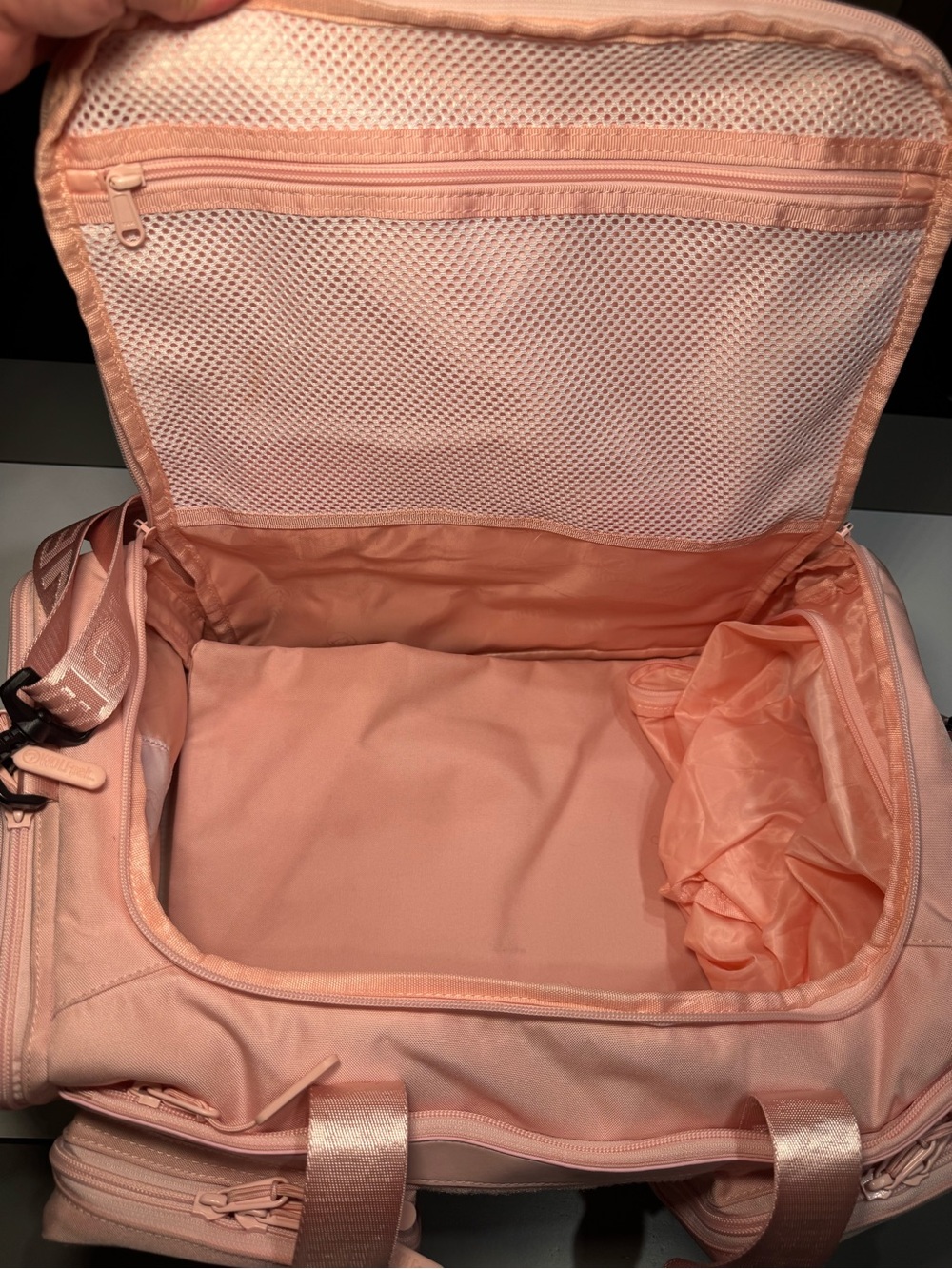 Wolfpak 30L Pink Perfect Duffle Dream Bag - Picture 11 of 16